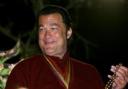 2007_09_18t052918_450Ã—315_us_seagal.jpg